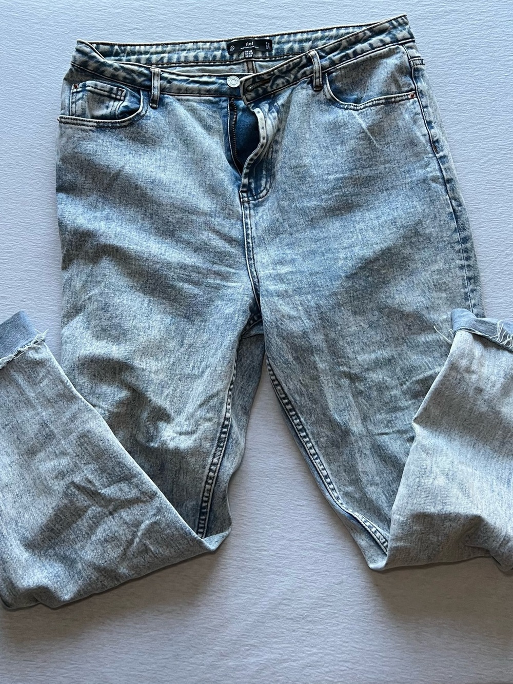 Missguided Light Wash High-Rise Mom Jeans